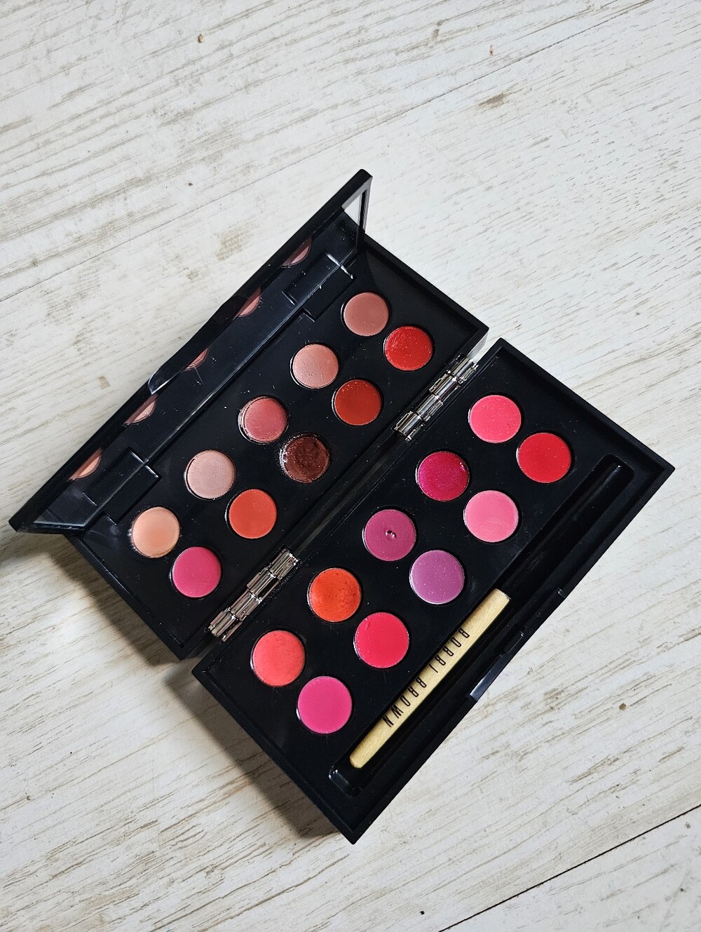Bobbi Brown 1991 Lipstick Palette — Reds, Pinks & Coral Shades